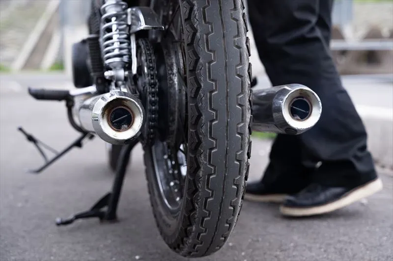 バイクから出る排気ガスの色でわかる症状の特徴とは？