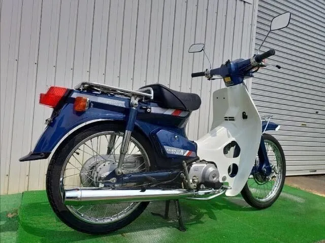 納車時、前後タイヤ交換整備の際に清掃リフレッシュします。